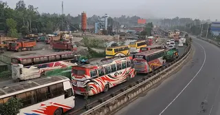 যমুনা সেতু সংযোগ সড়কে দীর্ঘ যানজট, ধীরগতিতে যান চলাচল